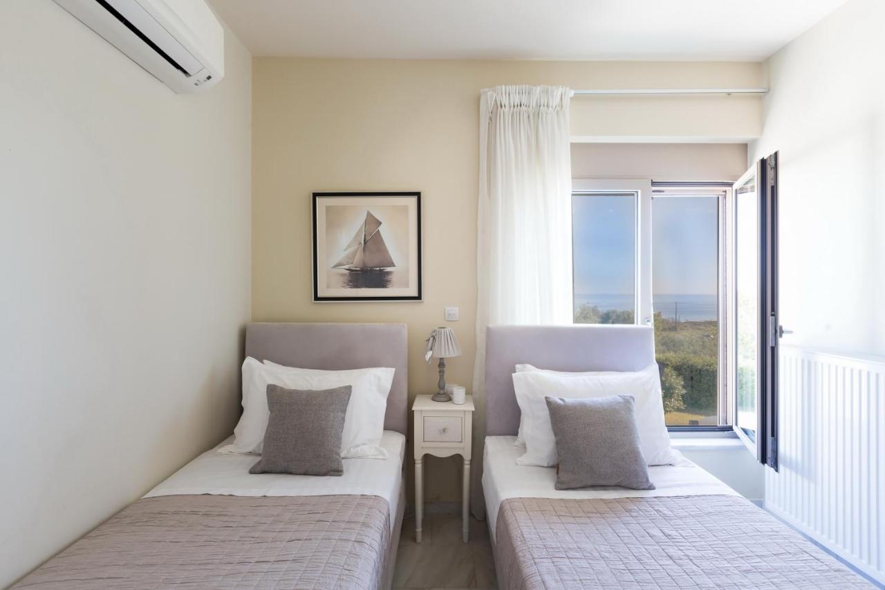 Lux Villa Mia With Heated Pool, 2Km To Beach & Childrens Area! Mikro Metochi 外观 照片