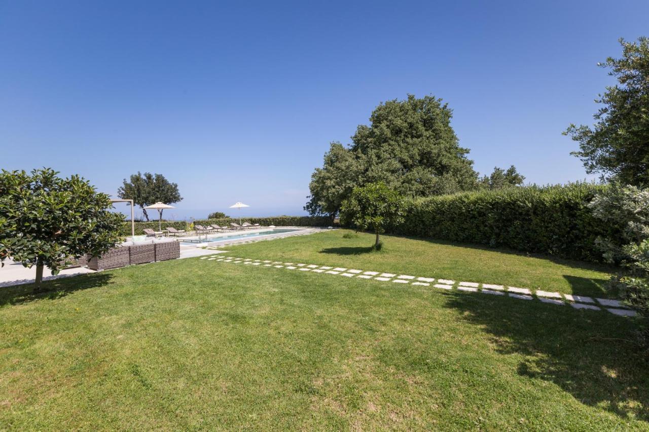 Lux Villa Mia With Heated Pool, 2Km To Beach & Childrens Area! Mikro Metochi 外观 照片