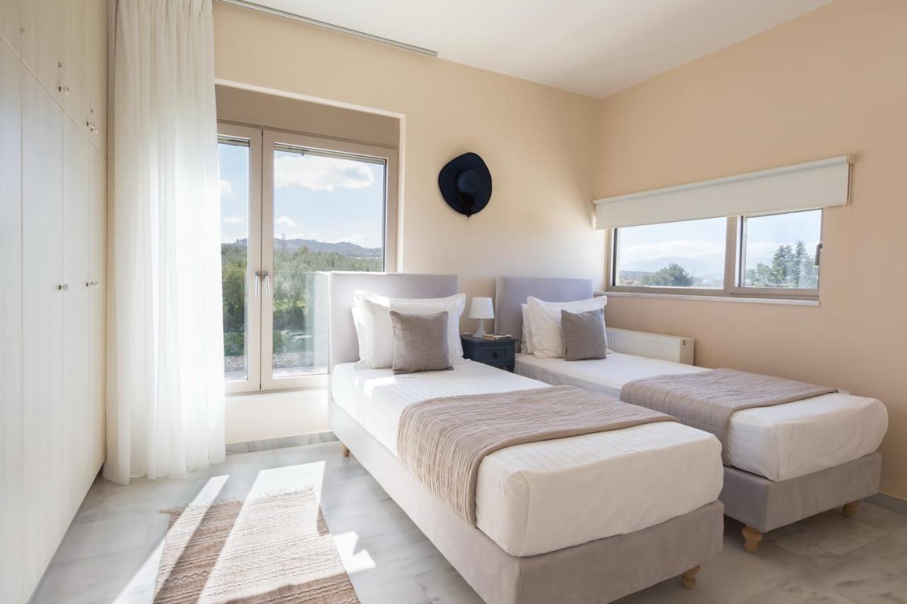 Lux Villa Mia With Heated Pool, 2Km To Beach & Childrens Area! Mikro Metochi 外观 照片
